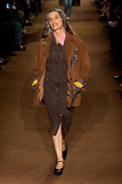 Look 61